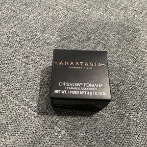 Anastasia Beverly Hills pomade